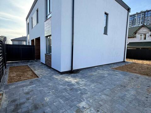 будинок за адресою Михайла Булгакова вул.