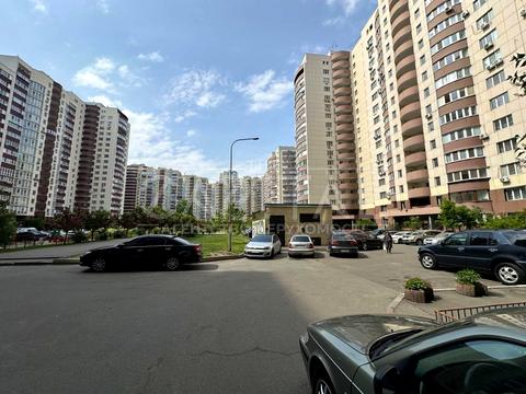 комерційна за адресою Миколи Руденка бульв. (Кольцова), 14-К