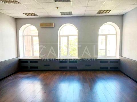 комерційна за адресою Івана Мазепи вул. (Січневого Повстання), 10