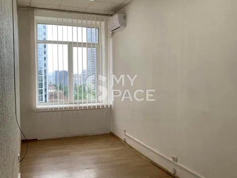 комерційна за адресою Євгена Коновальця вул. (Щорса), 31