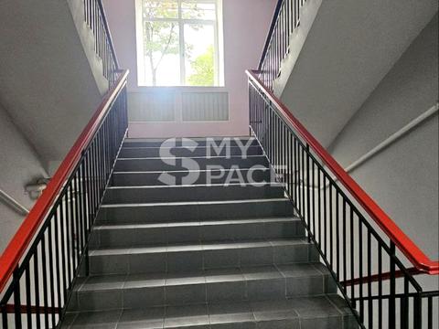 комерційна за адресою Євгена Коновальця вул. (Щорса), 31