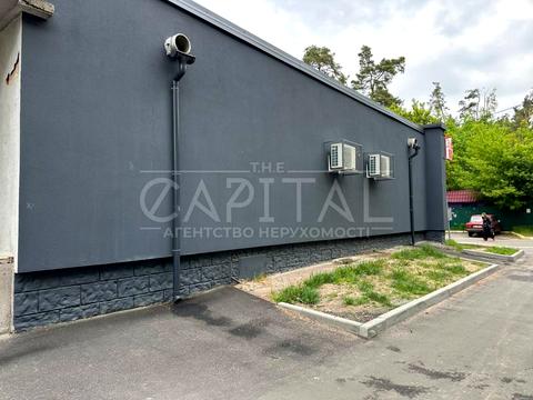 комерційна за адресою Тарасівська вул., 12