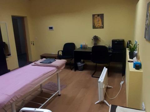 комерційна за адресою Ревуцького вул., 14