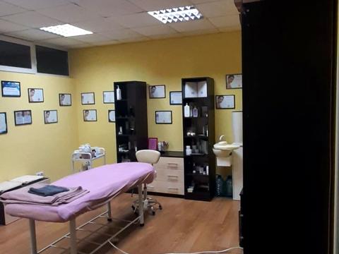 комерційна за адресою Ревуцького вул., 14