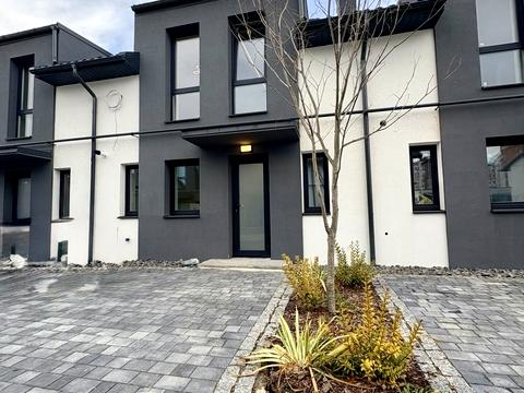 будинок за адресою Місячна вул.