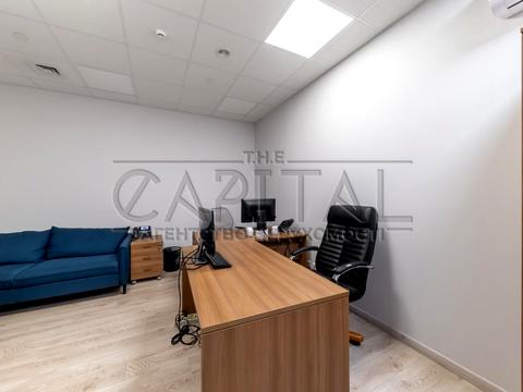 комерційна за адресою Січових Стрільців вул. (Артема), 17