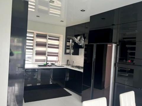 будинок за адресою с. Бірки, Зоряна