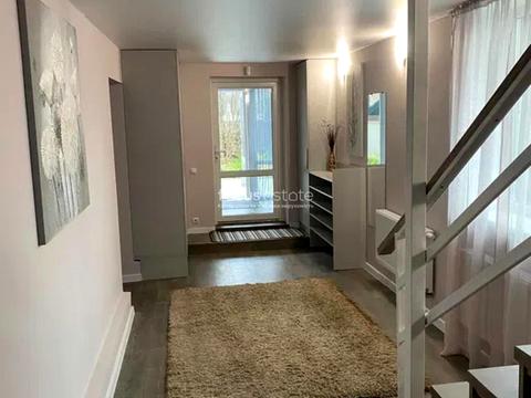 будинок за адресою Центральна вул.