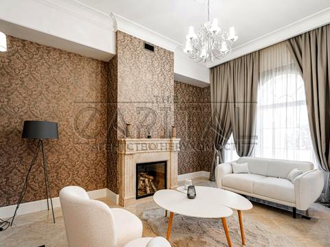 будинок за адресою с. Гатне, Молодіжна вул., 1