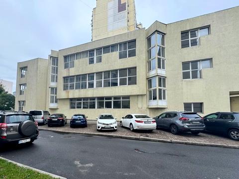 комерційна за адресою Київ, Федора Ернста вул., 8а
