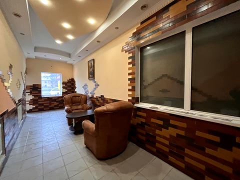 комерційна за адресою Степана Бандери вул., 59