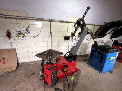 комерційна за адресою Степана Бандери вул., 59