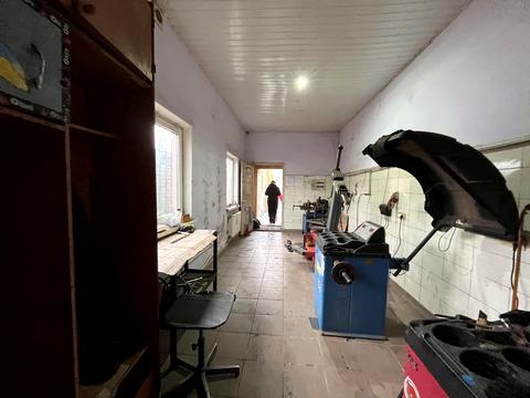 комерційна за адресою Степана Бандери вул., 59