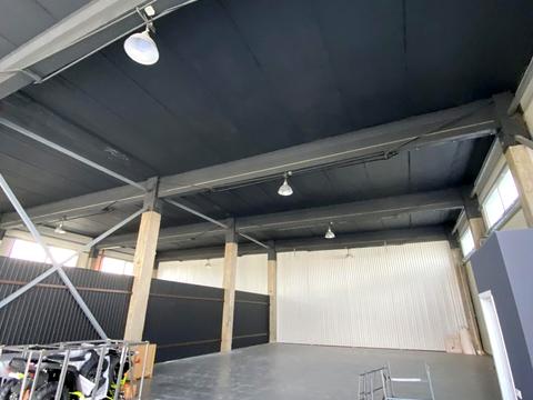 комерційна за адресою Максимовича вул., 15Т