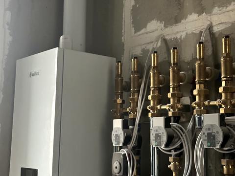 будинок за адресою с. Августівка, Шкільна, 10