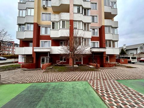 комерційна за адресою Остромирська вул., 22