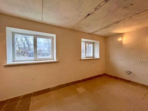 комерційна за адресою Остромирська вул., 22