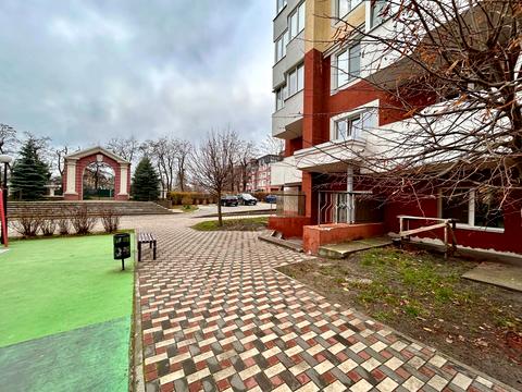 комерційна за адресою Остромирська вул., 22