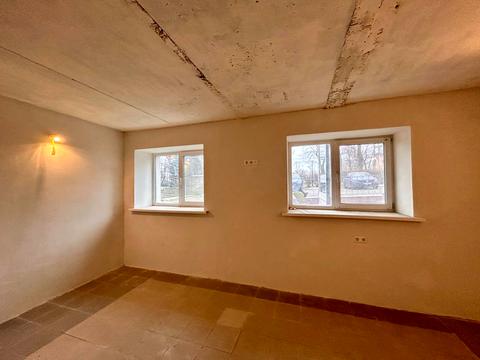 комерційна за адресою Остромирська вул., 22