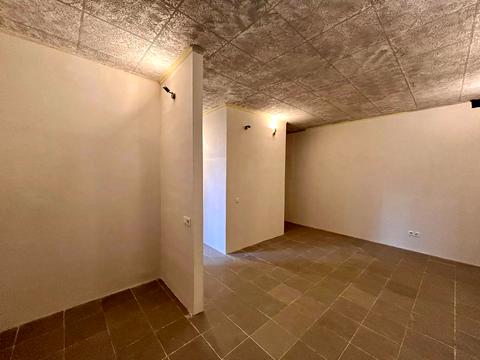 комерційна за адресою Остромирська вул., 22