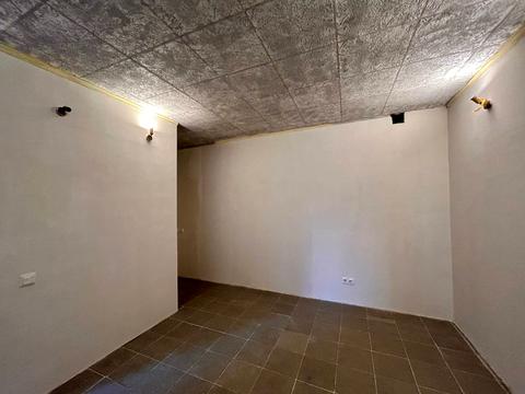 комерційна за адресою Остромирська вул., 22