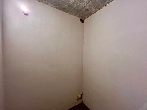 комерційна за адресою Остромирська вул., 22