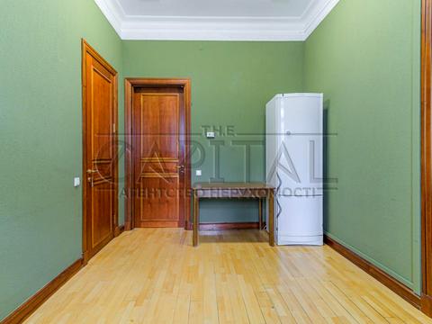 комерційна за адресою Липська вул., 12