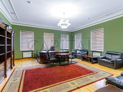 комерційна за адресою Липська вул., 12