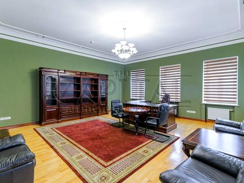 комерційна за адресою Липська вул., 12