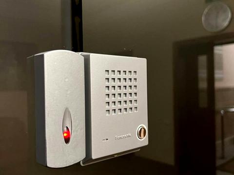 комерційна за адресою Липська вул., 12