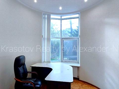 комерційна за адресою Мукачівський пров., 6/1