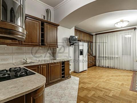 комерційна за адресою Саксаганського вул., 29