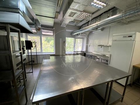 комерційна за адресою Шкільна вул. (Юрія Гагаріна), 3