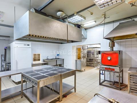 комерційна за адресою Шкільна вул. (Юрія Гагаріна), 3