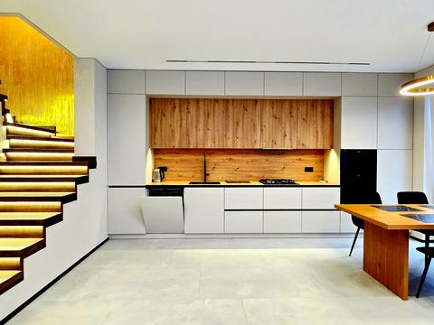 будинок за адресою Райдужна вул., 24