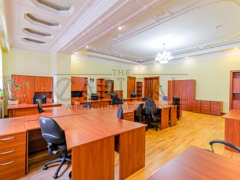 комерційна за адресою Липська вул., 10