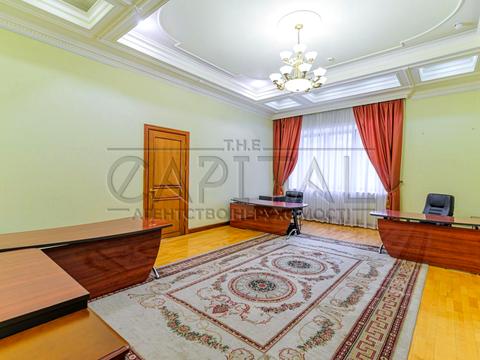 комерційна за адресою Липська вул., 10