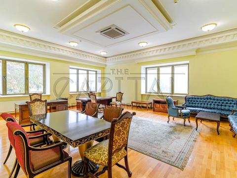 комерційна за адресою Липська вул., 10