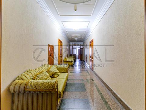 комерційна за адресою Липська вул., 10