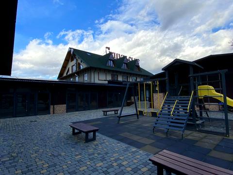 комерційна за адресою Грушевського вул., 68