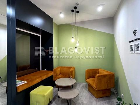 комерційна за адресою Академіка Філатова пров., 3/1