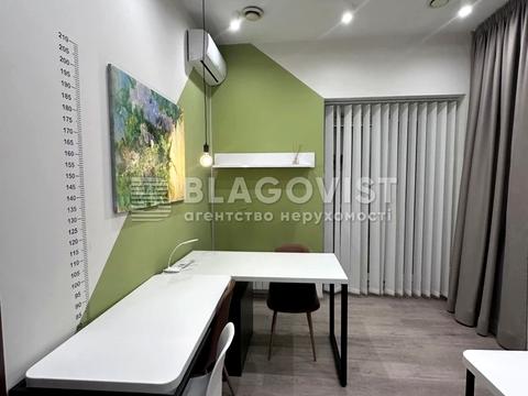 комерційна за адресою Академіка Філатова пров., 3/1