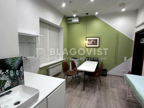 комерційна за адресою Академіка Філатова пров., 3/1