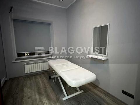 комерційна за адресою Академіка Філатова пров., 3/1