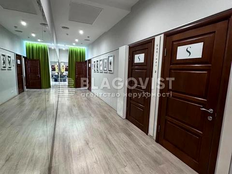 комерційна за адресою Академіка Філатова пров., 3/1