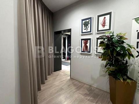 комерційна за адресою Академіка Філатова пров., 3/1