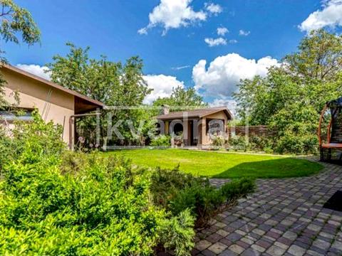 будинок за адресою Приозерна вул.