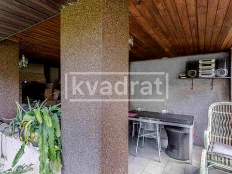 будинок за адресою Приозерна вул.