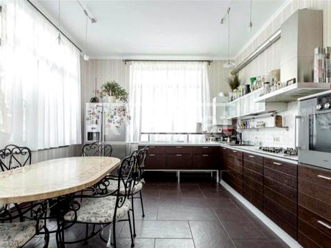 будинок за адресою Приозерна вул.