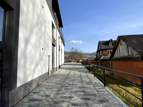 комерційна за адресою Грушевського вул., 72